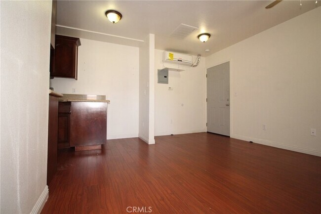 Building Photo - 7914 Seville Ave