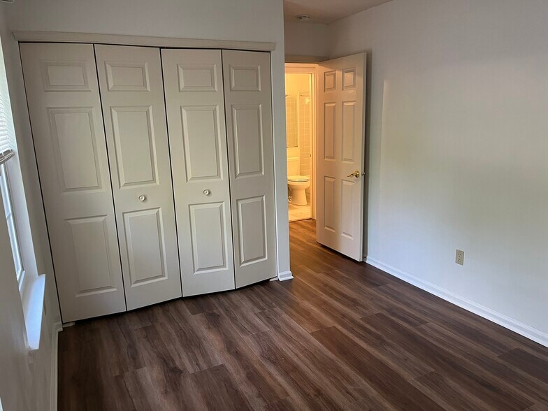 1st Bedroom - 2401 Greensward N