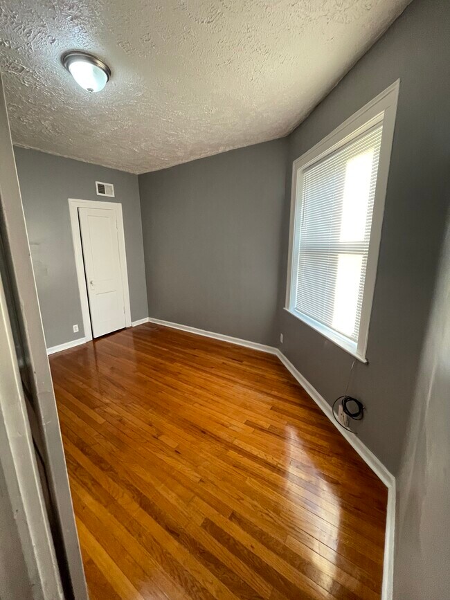 Building Photo - 8040 S Evans Ave