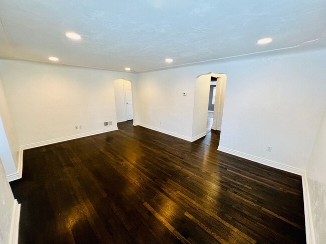 Building Photo - UNIVERSITY HILLS, CHARMING RANCH HOME, UPDATES THROUGHOUT, 3 BED, LARGE YARD, DECK AND PERGOLA .