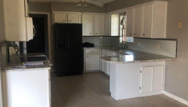 Building Photo - 2326 York Pl