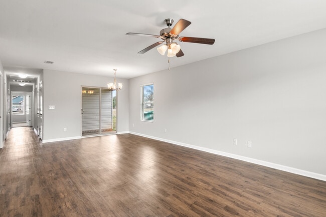 Building Photo - 16411 Waterbury Ln