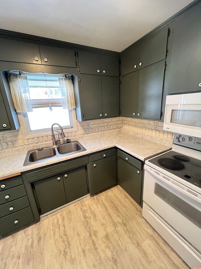 Building Photo - 140 E Niagara St