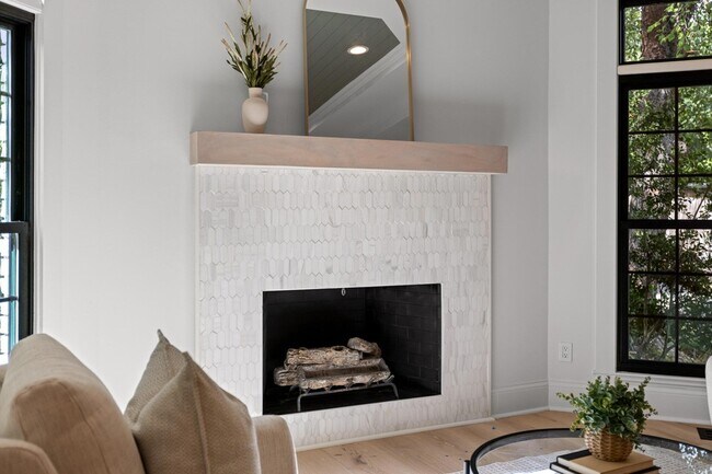 Building Photo - 1103 Centennial Dr