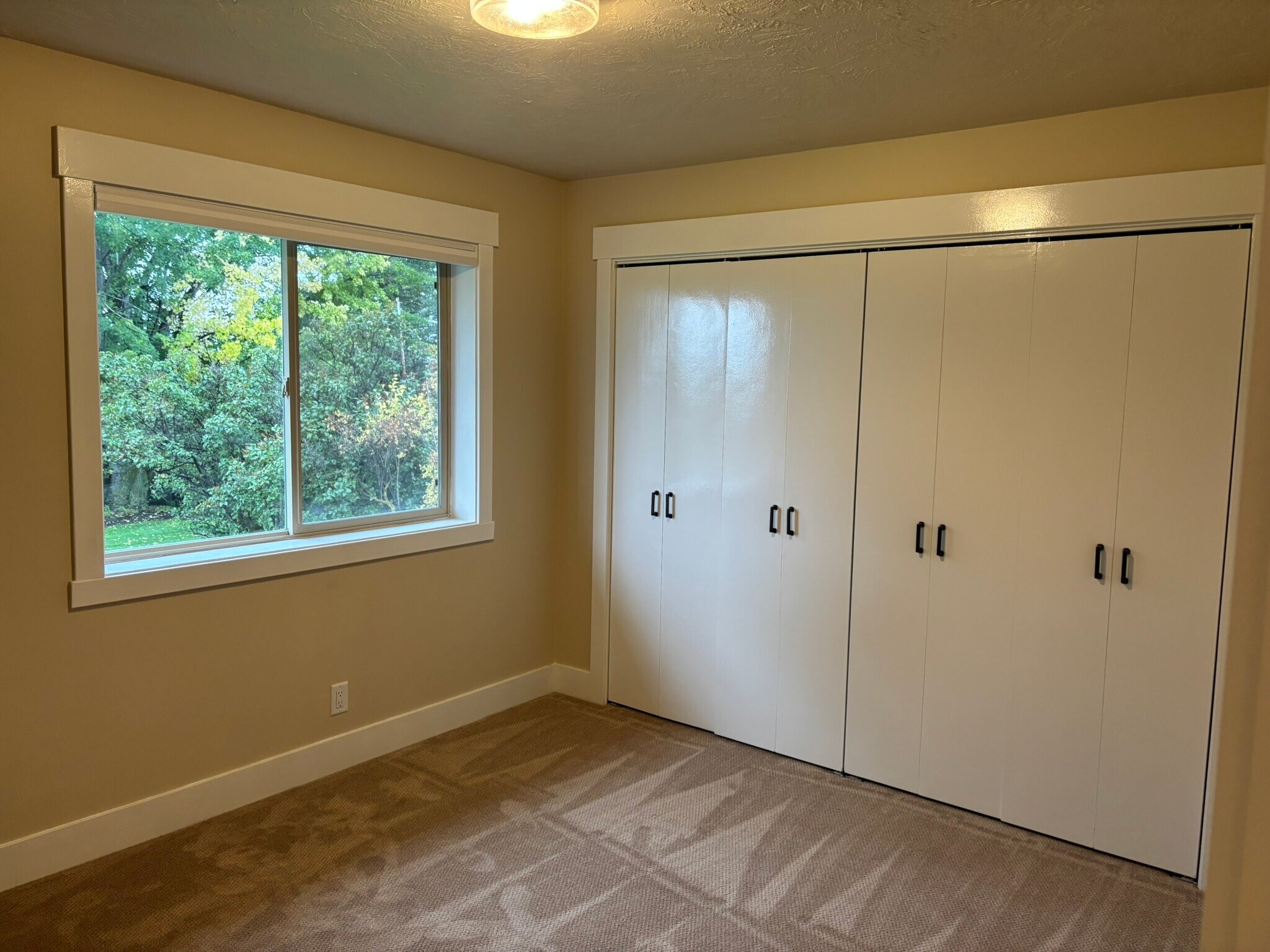 Building Photo - 2220 S 4000 W