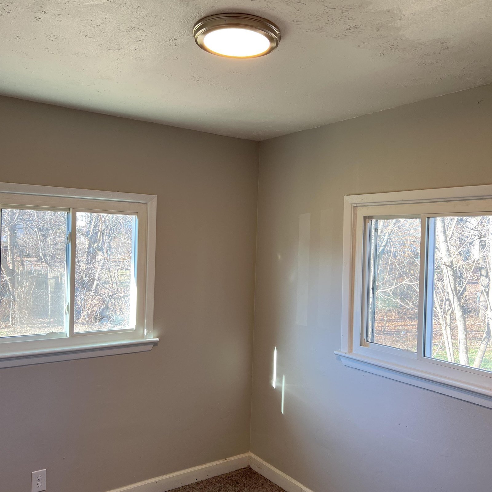 Building Photo - 1919 Widmer Ct NE