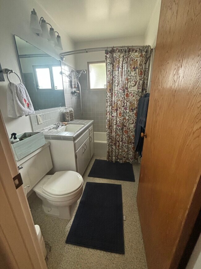 Building Photo - 100 Fairfax Ct