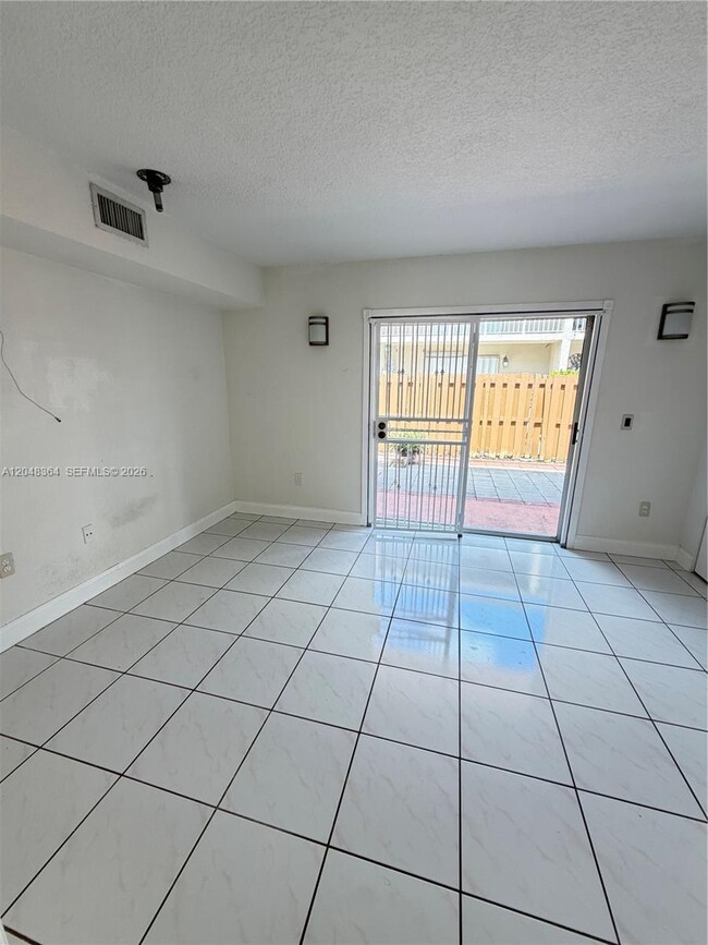 Building Photo - 6926 NW 166th Terrace