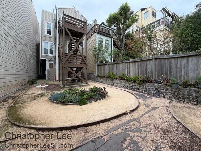 Building Photo - 2110 Baker St