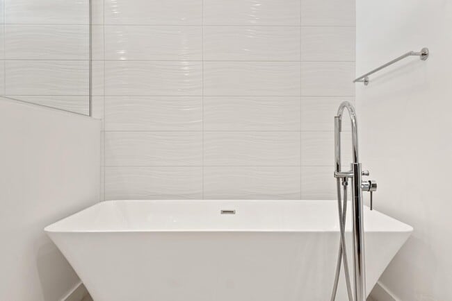 Building Photo - 4533 E Devonshire Ave