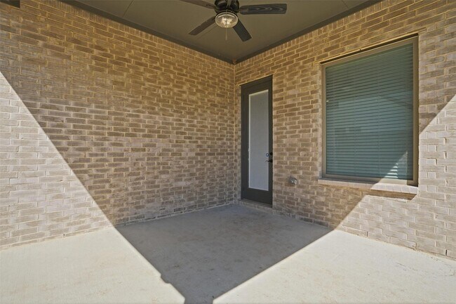 Building Photo - 513 Fieldstone Ln