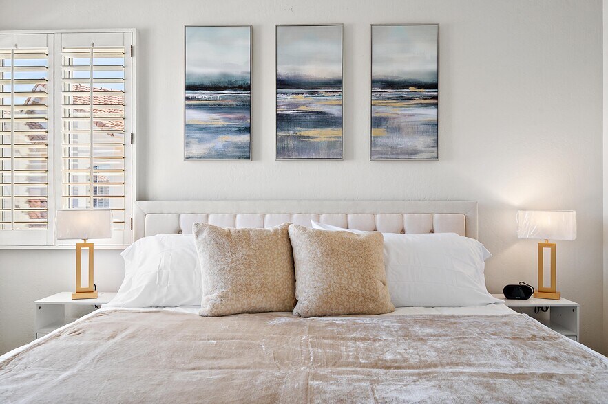 Building Photo - 13010 E Shangri La Rd