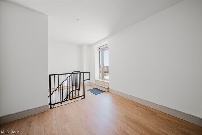 Building Photo - 99 W St Clair Ave