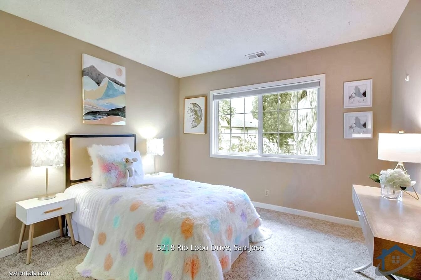 Building Photo - 5218 Rio Lobo Dr