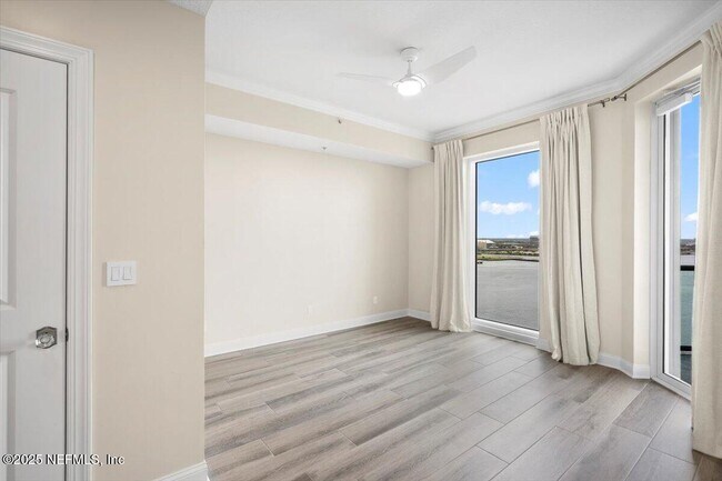 Building Photo - 1431 Riverplace Blvd
