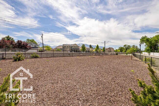 Building Photo - Sandy Luxury Townhomes