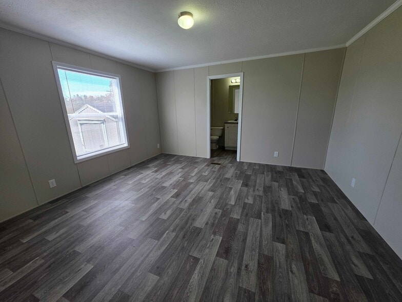 Building Photo - 3684 Willow Ct