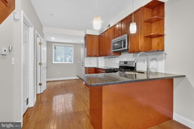 Building Photo - 1304 S Fairhill St