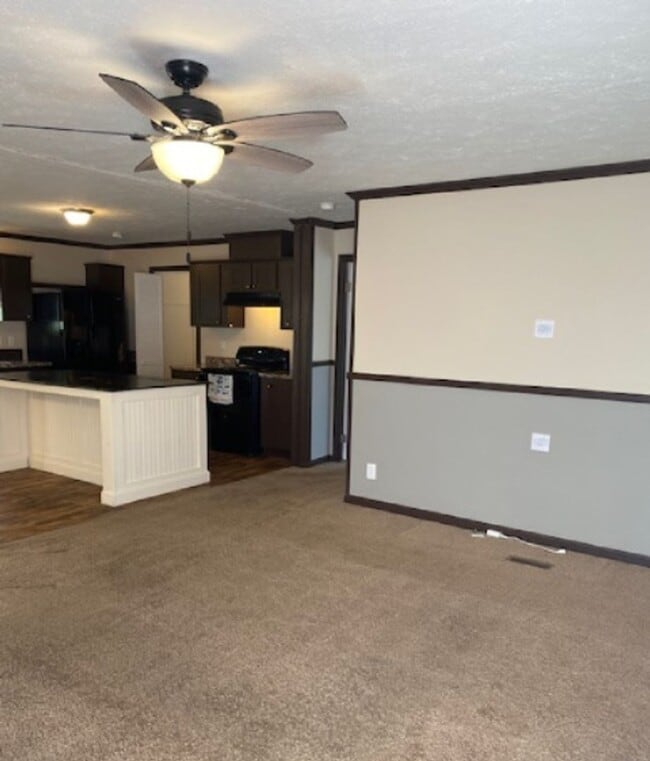 Building Photo - Three Bedroom Two Bath in Lee County, Phenix City, AL