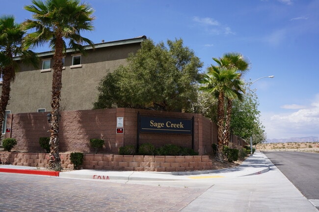 Building Photo - BEAUTIFUL SOUTH LAS VEGAS HOME IN A QUIET ...