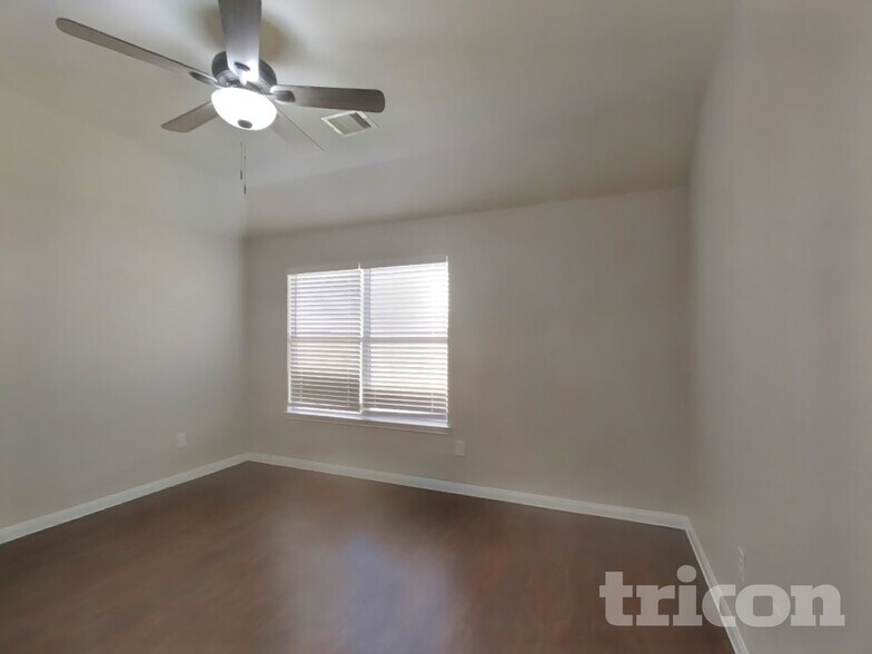 Building Photo - 2331 Gianna Way