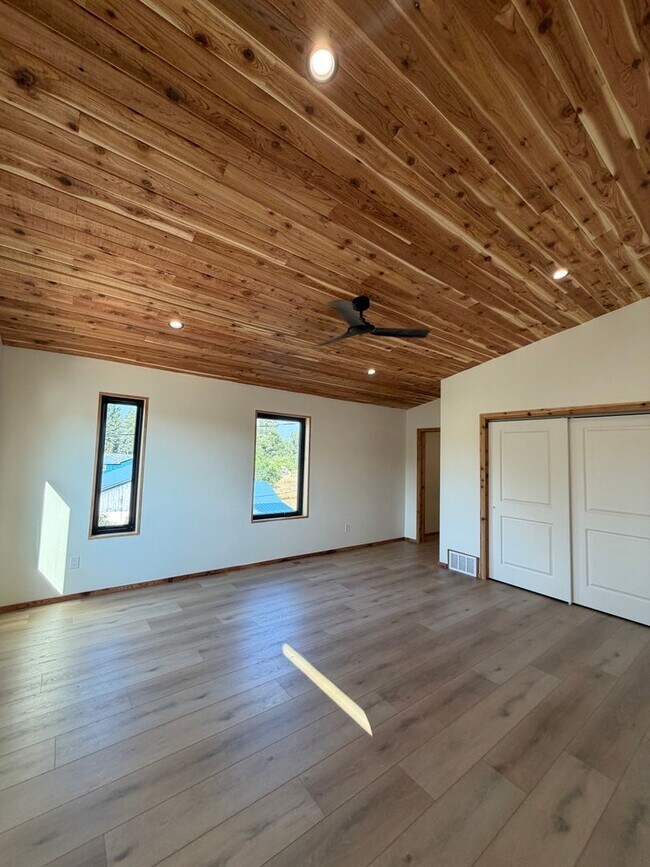 Building Photo - 23 Sunset Dr