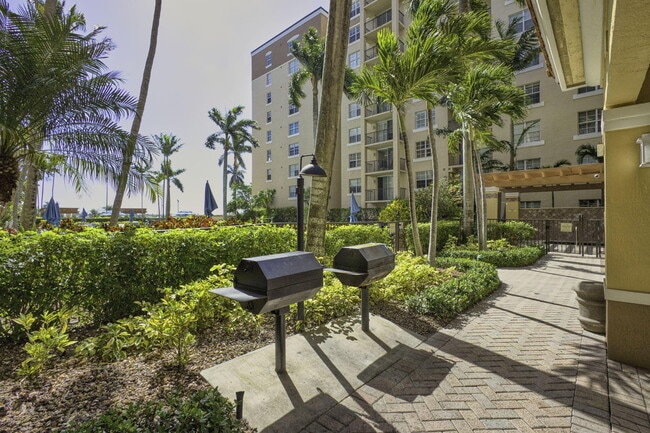 Building Photo - 1801 N Flagler Dr