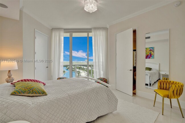 Building Photo - 16001 Collins Ave