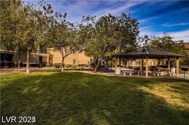 Building Photo - Beautiful townhouse for Rent!