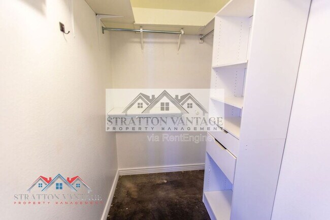 Building Photo - 4821 N 92nd Ln