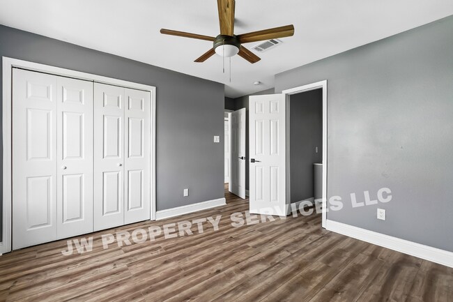 Building Photo - 2632 Annette St