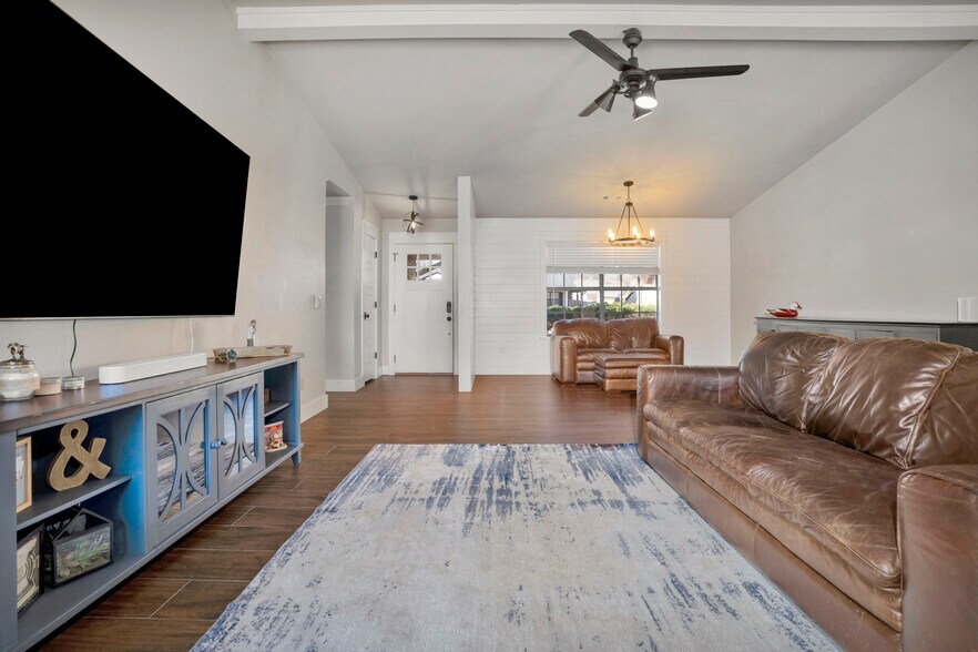 Building Photo - 1703 Willard St