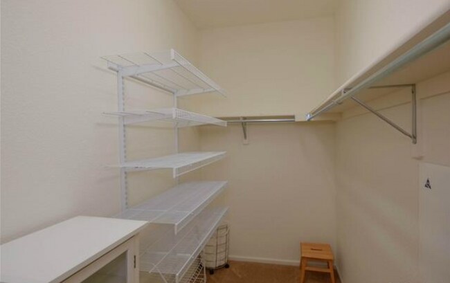 Building Photo - 2436 Syracuse St