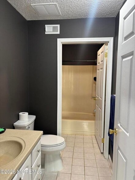 Building Photo - 14-1 Providence Ct