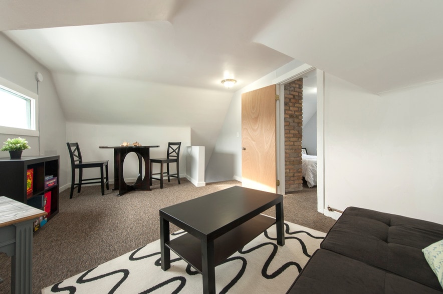 Loft made for living - 1107 W 24th St