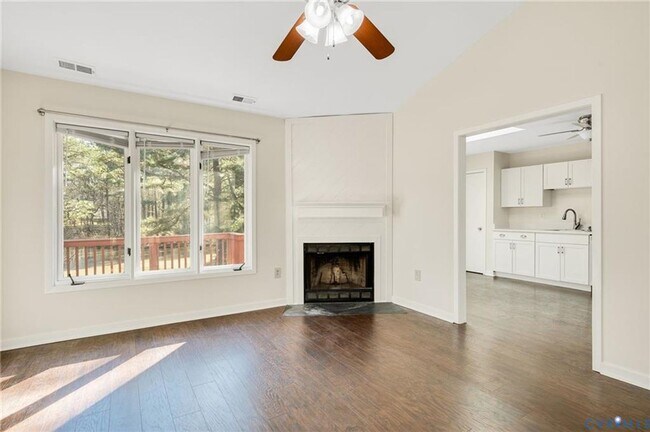 Building Photo - Convenient Midlothian Lucks Lane area on the water!