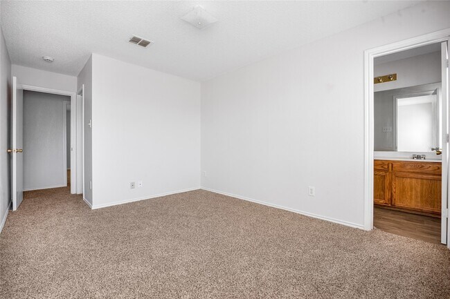 Building Photo - 4524 Alamosa St