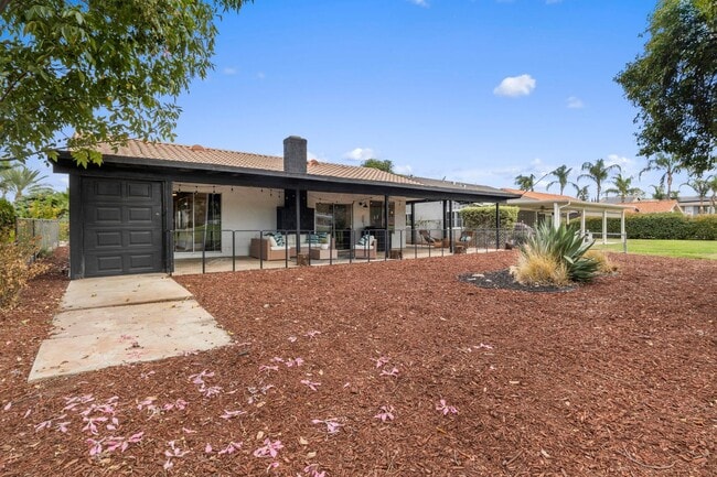 Building Photo - CANYON LAKE 3 BED 2 BATH ON GOLF COURSE