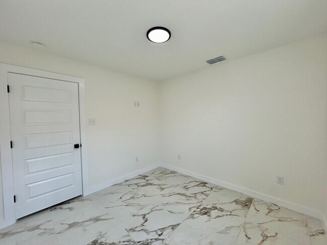 Building Photo - 1628 Bilbao Drive