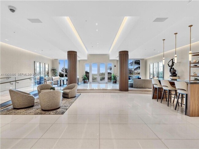 Building Photo - 888 Brickell Key Dr