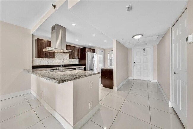 Building Photo - 3520 Oaks Way