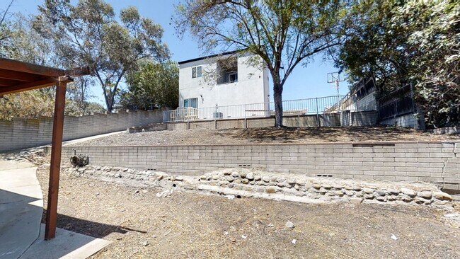 Building Photo - Newly built (2022)! 4BD/2BA, HUGE Yard!
