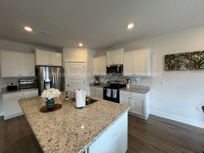 Building Photo - 5772 Danbury Blvd