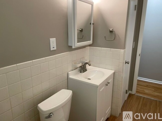 Building Photo - 3 Bedroom 2 Bathroom House In Cincinnati W...