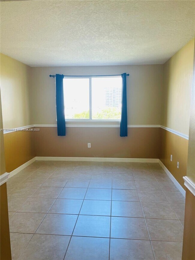 Building Photo - 201 Golden Isles Dr