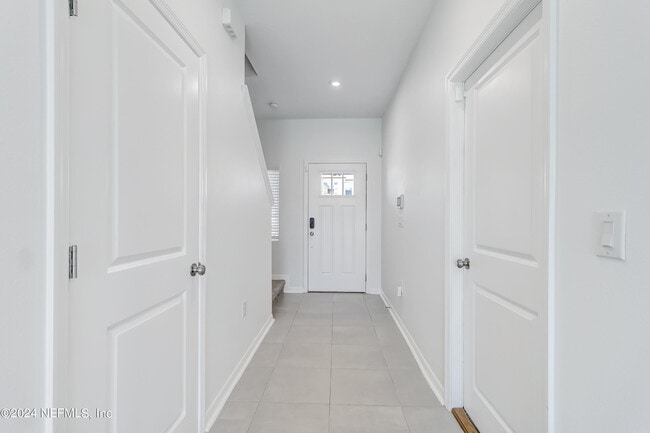 Building Photo - 13115 Annie’s Walk Dr