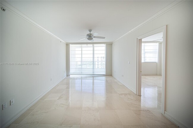Building Photo - 20201 E Country Club Dr