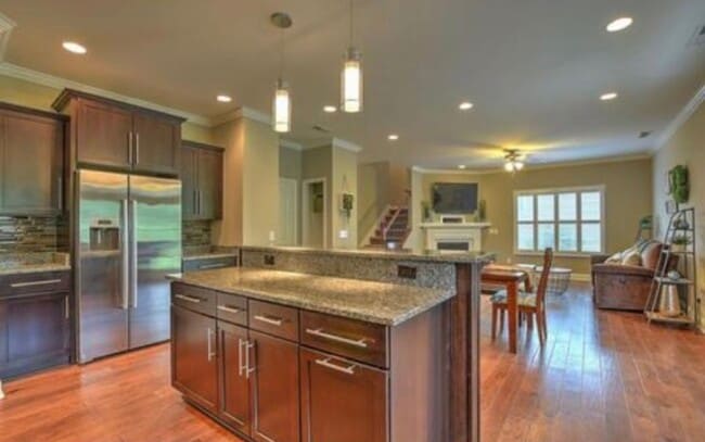 Building Photo - 3029 Calton Hl