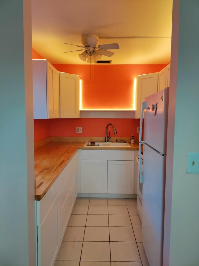 Building Photo - 2600 SE Ocean Blvd