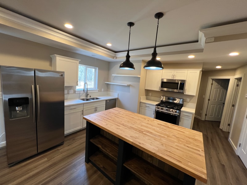 Building Photo - 1032 N Helen Ln